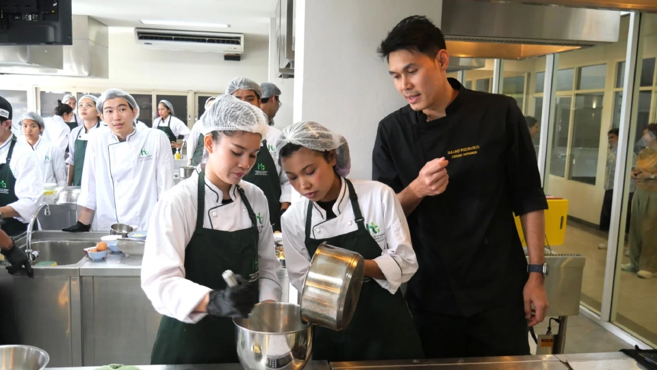 DPU ปั้น 'เป็ดพรีเมียม' ดึงเชฟดังสอนงานครัว สร้างแรงบันดาลใจนักโรงแรม