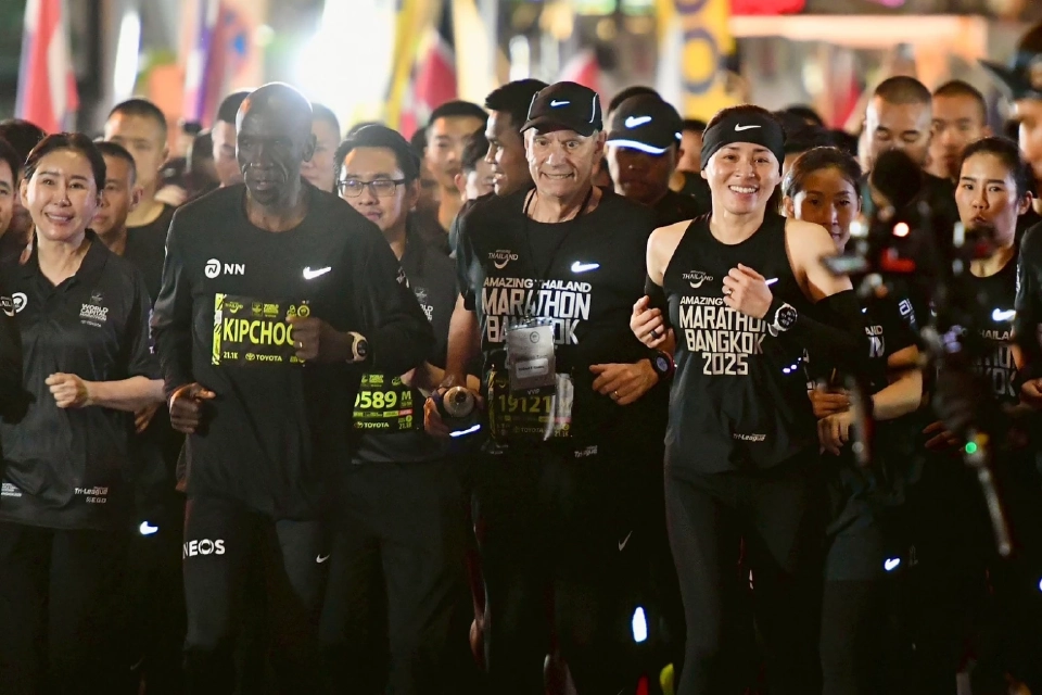 พระราชินี ทรงร่วมวิ่ง  Amazing Thailand Marathon Bangkok 2025 ทรงใช้เวลา 2.13 ชม. เข้าเส้นชัย