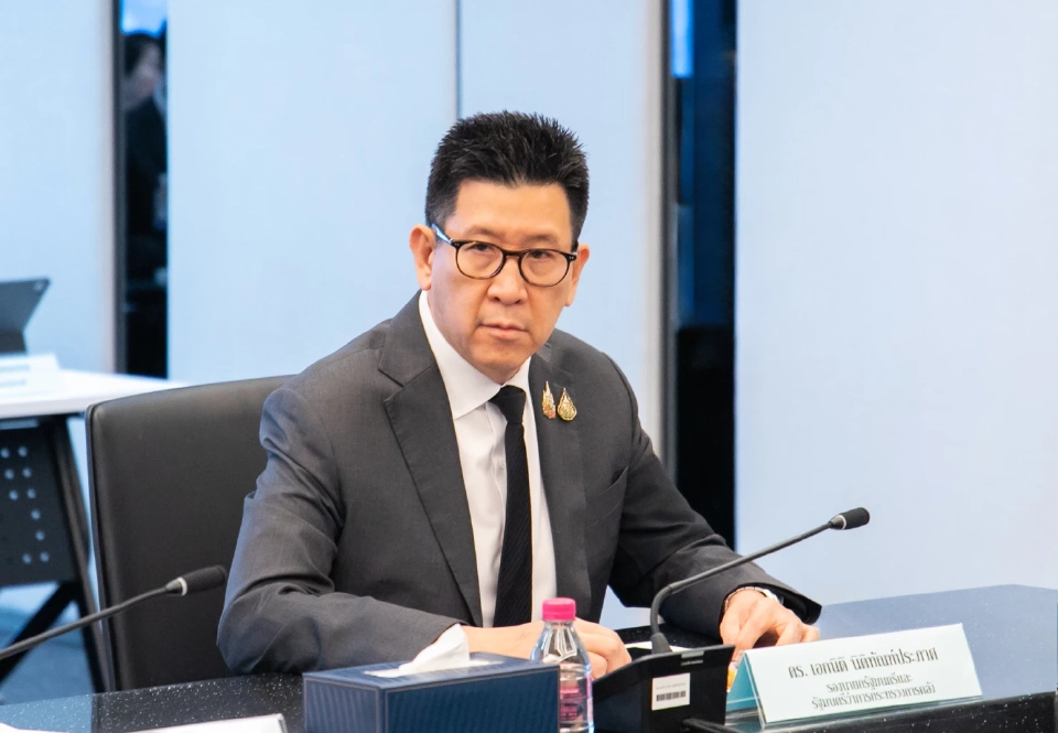 นายเอกนิติ นิติทัณประภาศ รองนายกรัฐมนตรีและรัฐมนตรีว่าการกระทรวงการคลัง