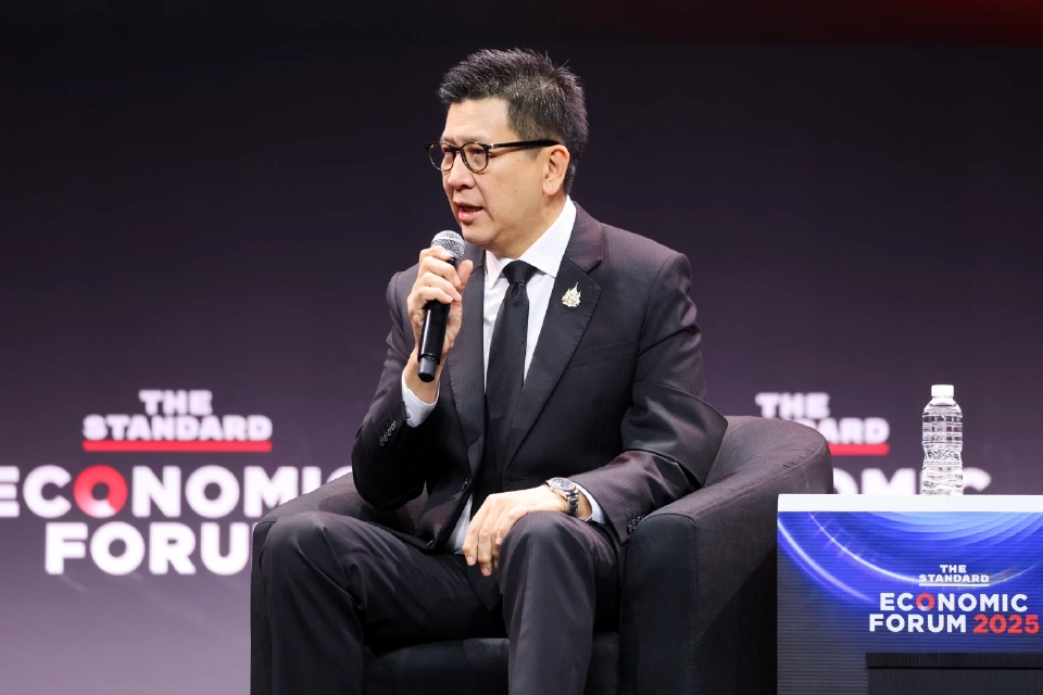 นายเอกนิติ นิติทัณฑ์ประภาศ รองนายกรัฐมนตรี และรัฐมนตรีว่าการกระทรวงการคลัง 