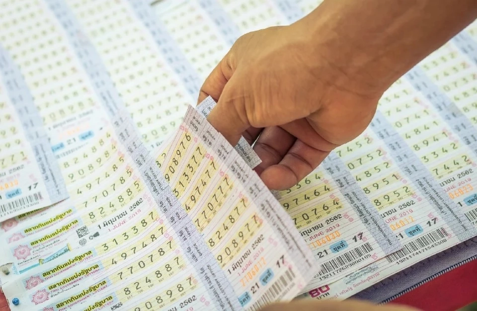 เช็กสถิติ หวยออกวันอาทิตย์ งวดวันที่ 16 พฤศจิกายน 2568 