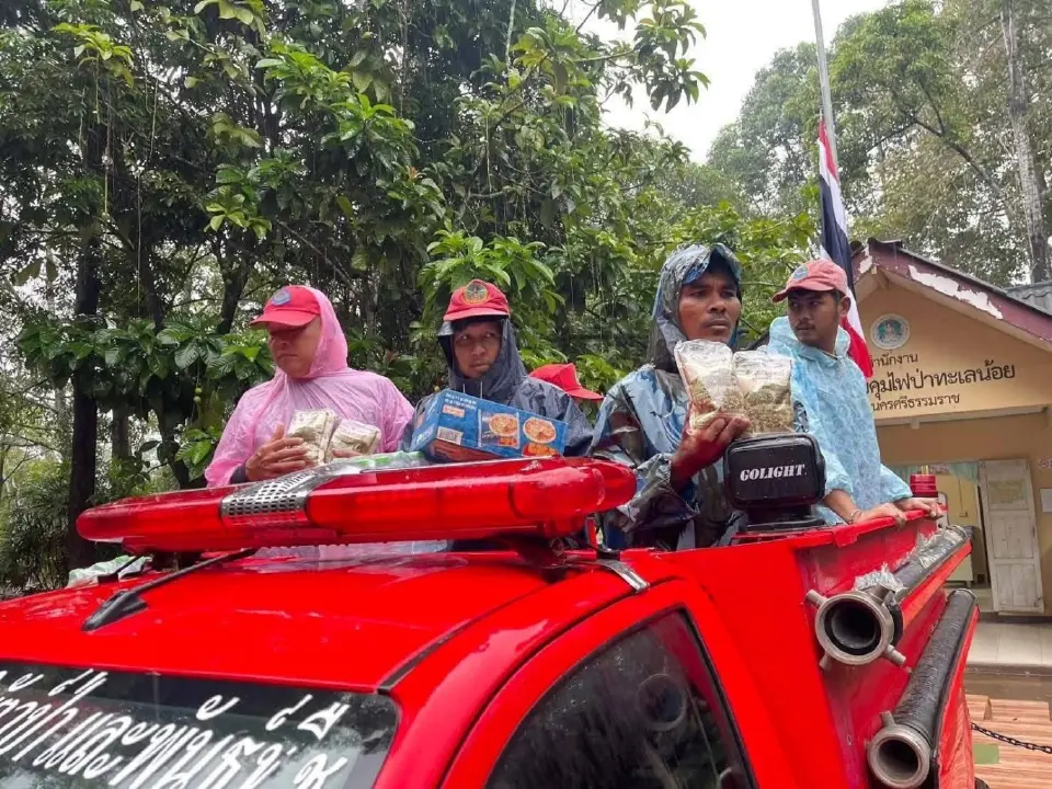 “สุชาติ”สั่งเคลื่อน ฮ.ทส.–กรมอุทยานฯ ลง 4 จังหวัดช่วยน้ำท่วมใต้