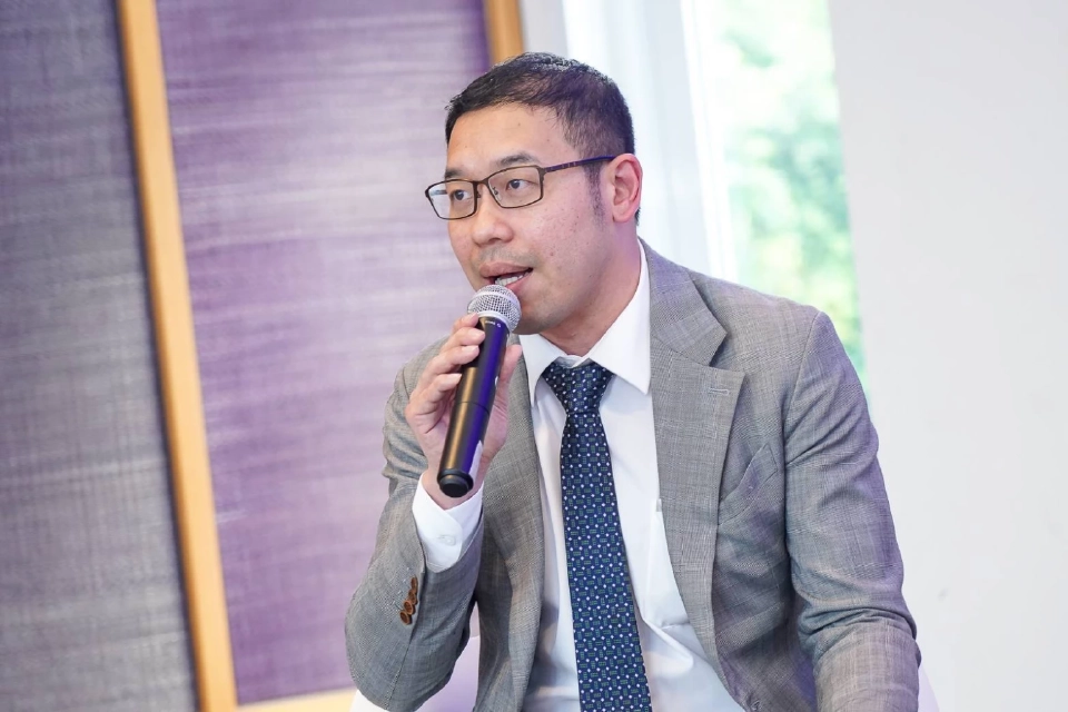 ปริเยศ อังกูรกิตติ โฆษกพรรคไทยสร้างไทย