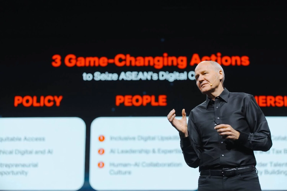 เปิดสูตร 3Ps เส้นทางสู่ผู้นำ AI อาเซียน ผ่านมุมมองกรุ๊ปซีอีโอ”ทรู”