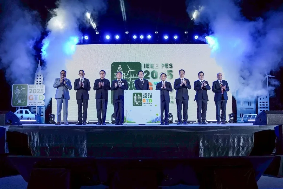 “อรรถพล”ดันไทยฮับพลังงานสะอาด ปรับ PDP ใหม่ ดึงทุนโลกสู่ Net Zero 2050