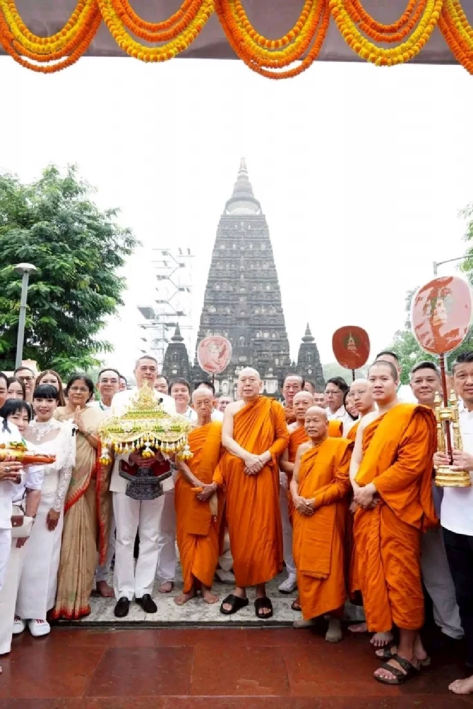 กฐินมหากุศล​ ณ​ พุทธคยา ถวายเป็นพุทธบูชาและถวายเป็นพระราชกุศล แด่พระบรมราชชนนีพระพันปีหลวง