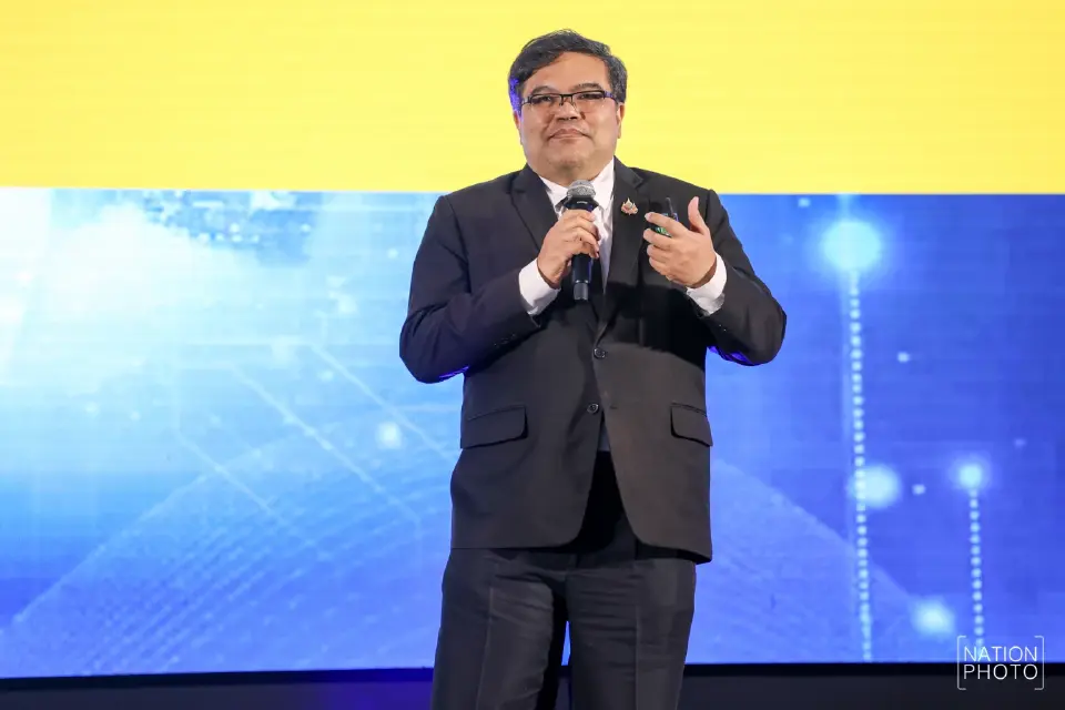 นายวฤต รัตนชื่น รองผู้ว่าการการไฟฟ้าฝ่ายผลิตแห่งประเทศไทย (กฟผ.)