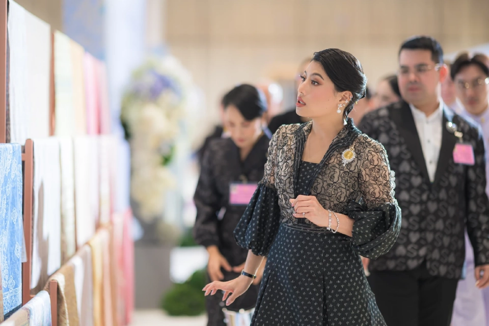 สมเด็จพระเจ้าลูกเธอ เจ้าฟ้าสิริวัณณวรีฯ ทรงเป็นองค์ประธานประกวด “ผ้าลายสิริราชพัสตราภรณ์” รอบสุดท้ายทั่วประเทศ