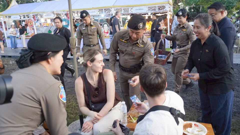 ตำรวจท่องเที่ยวจัดกำลังดูแล \"ลอยกระทง\" ปลอดภัย สืบสานประเพณีไทย