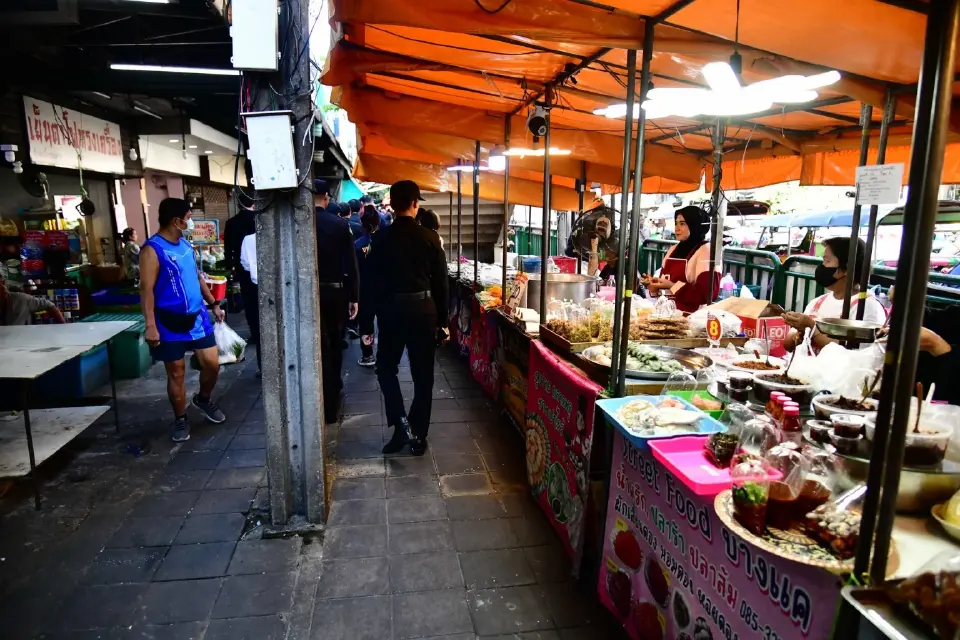 ลุยจัดระเบียบผู้ค้าหน้าตลาดบางแค  ทบทวนปรับผังใหม่ทั้งโซน