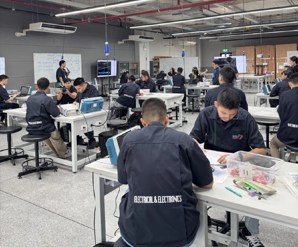 ​ปธ.สภานายจ้างฯ แนะรัฐหนุน 'วิศวกรเทคโนโลยี' หัวใจขับเคลื่อนเศรษฐกิจยั่งยืน