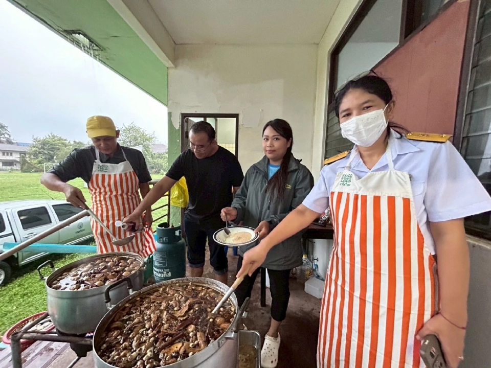 “อธิบดีกรมประมง” จัดชุดเฉพาะกิจลงพื้นที่จังหวัดสงขลา ช่วยประชาชนน้ำท่วม