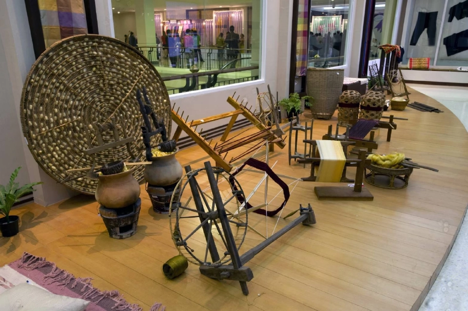 เที่ยวตามรอย โครงการพระราชดำริ 'สมเด็จพระพันปีหลวง' ปักหมุด 5 พิกัด เส้นทางศิลปาชีพ