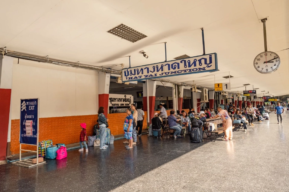 น้ำท่วมภาคใต้ ททท. เร่งช่วยเหลือนักท่องเที่ยว เตรียมมาตรการเยียวยาผู้ประกอบการ