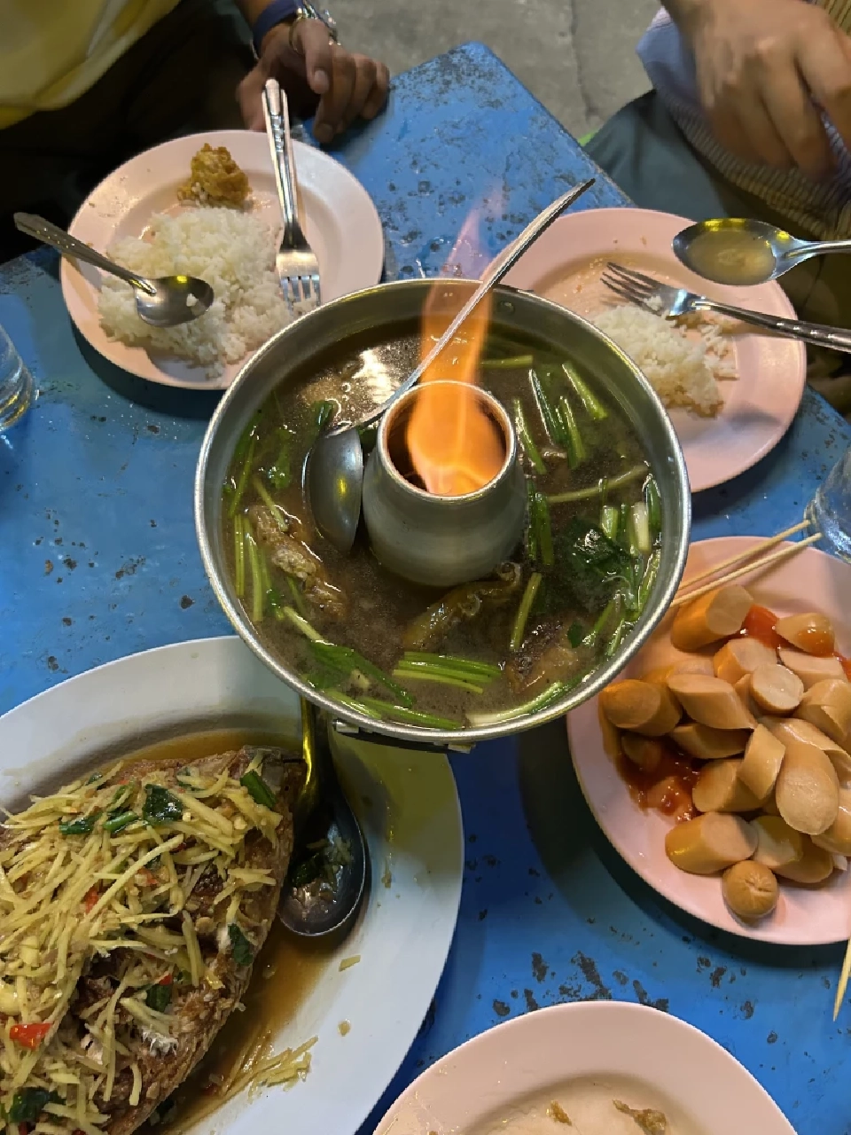 ครัวไสว (ต้วมหน่อย) สิงห์บุรี ปลาตะเพียนราดเต้าเจี้ยว