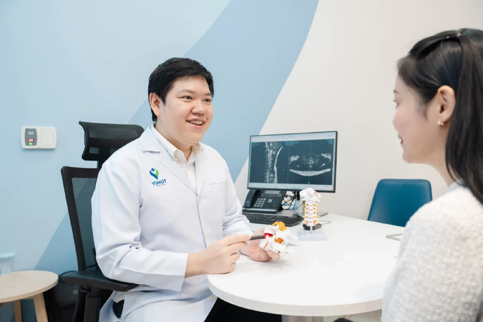 นพ.วรายุทธ แสงสุวรรณ 