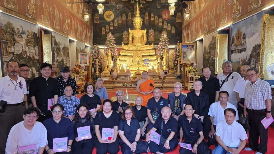 คณะผู้สื่อข่าวอาวุโส หน้าพระมหาชนก