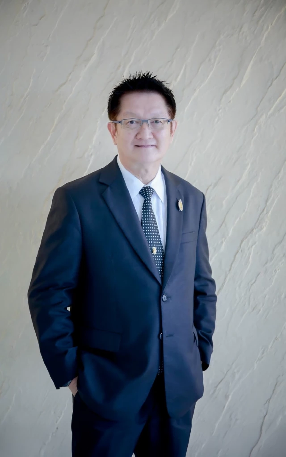 ดร.สัมพันธ์ ศิลปนาฎ นายกสมาคมนายจ้างอิเล็กทรอนิกส์และคอมพิวเตอร์