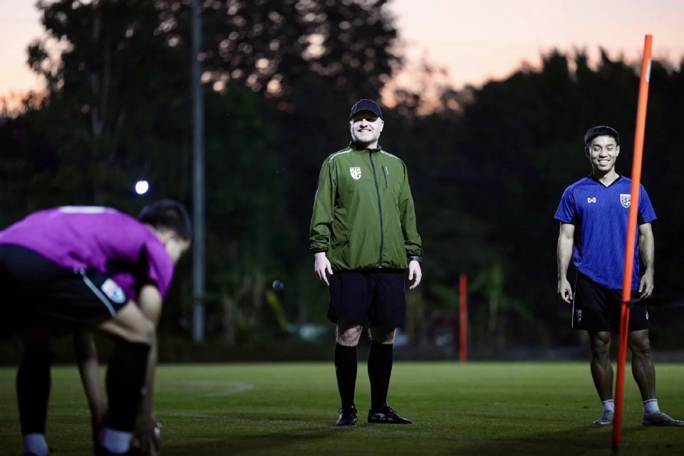 ทีมชาติไทย ลงสนามซ้อมก่อนพบกับ คูเวต 