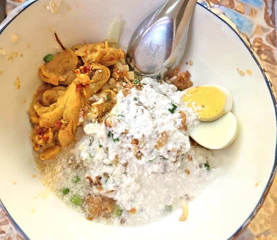 ร้านข้าวหมกไก่เมืองทอง : ข้าวบุหรี่หมกแพะก๋วยเตี๋ยวแขกกะทิ