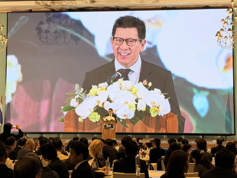 เอกนิติ นิติทัณฑ์ประภาส รองนายกรัฐมนตรี และรัฐมนตรีว่าการกระทรวงการคลัง