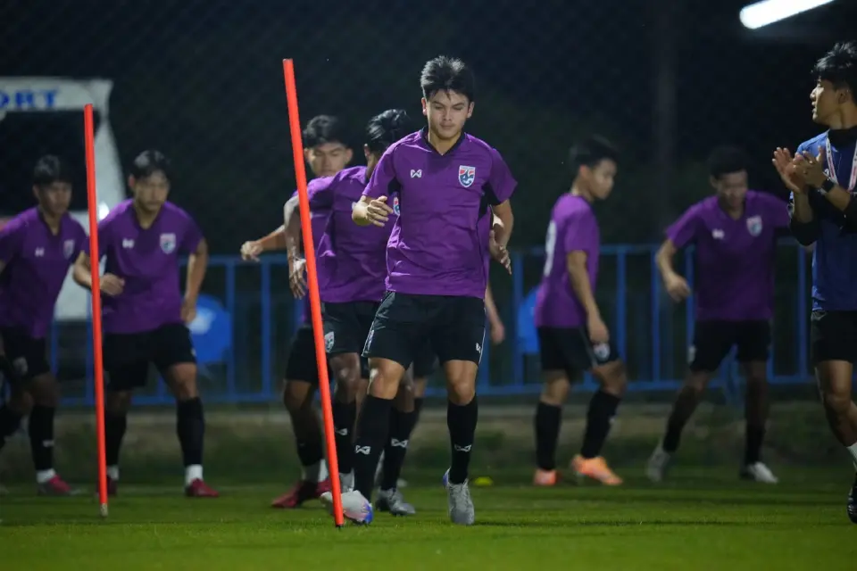 แข้งช้างศึก ลงสนามซ้อมก่อนดวล มองโกเลีย