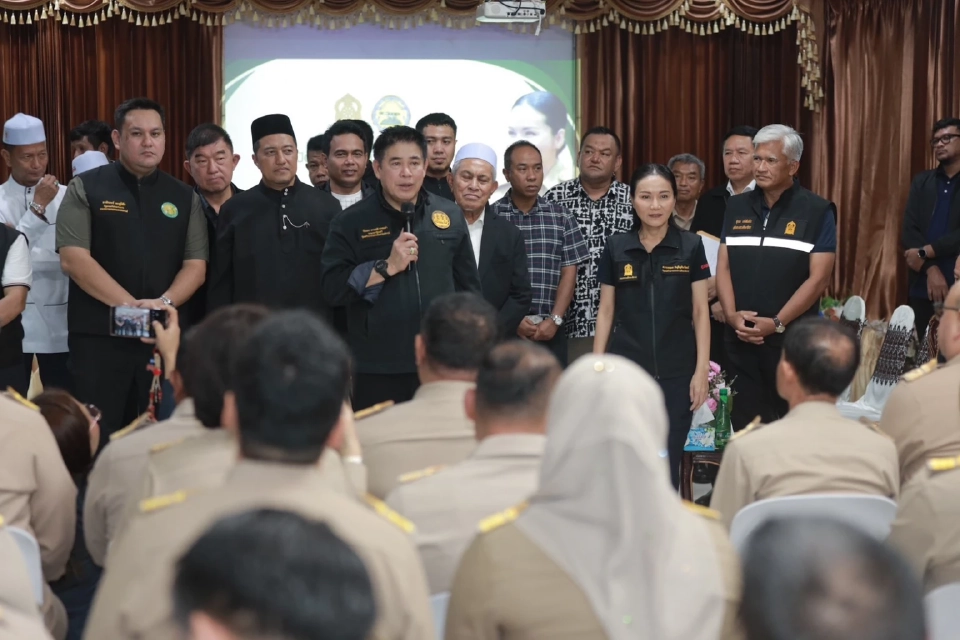 ฟังเสียงครูชายแดนใต้ “ธรรมนัส-นฤมล” ลงพื้นที่ปัตตานี