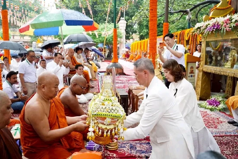 กฐินมหากุศล​ ณ​ พุทธคยา ถวายเป็นพุทธบูชาและถวายเป็นพระราชกุศล แด่พระบรมราชชนนีพระพันปีหลวง