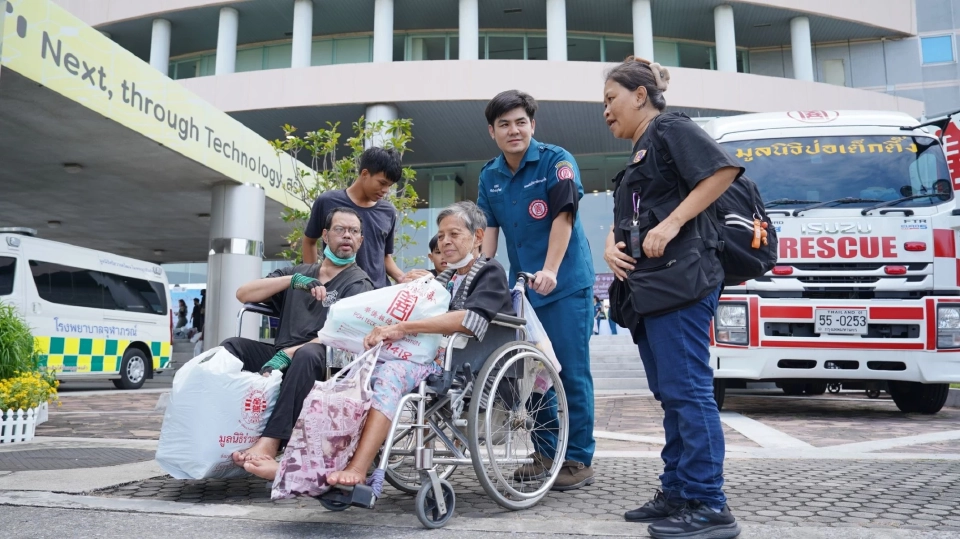 “ป่อเต็กตึ๊ง”มอบของขวัญผู้พิการ ถวายเป็นพระราชกุศลแด่สมเด็จพระพันปีหลวง