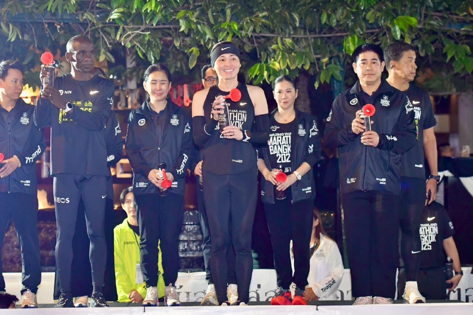 พระราชินี ทรงร่วมวิ่ง  Amazing Thailand Marathon Bangkok 2025 ทรงใช้เวลา 2.13 ชม. เข้าเส้นชัย