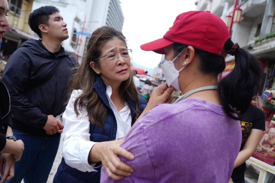 “สุดารัตน์"ส่งต่อน้ำใจช่วยประชาชนที่ประสบภัยน้ำท่วมหาดใหญ่