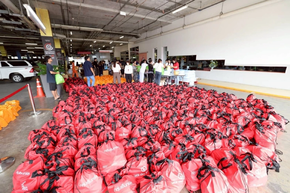 กลุ่มเซ็นทรัลและบริษัทในเครือ ร่วมบริจาคเงิน 2 ล้านบาท ช่วยน้ำท่วมภาคใต้