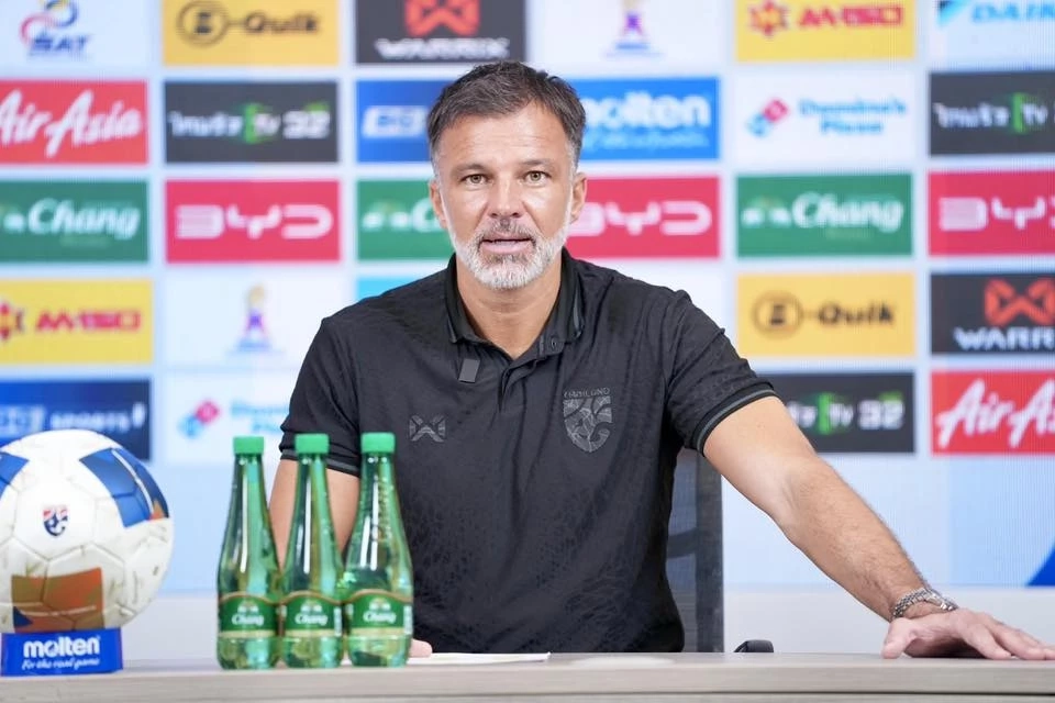 แอนโธนี ฮัดสัน หัวหน้าผู้ฝึกสอน ฟุตบอลชายทีมชาติไทยชุดใหญ่