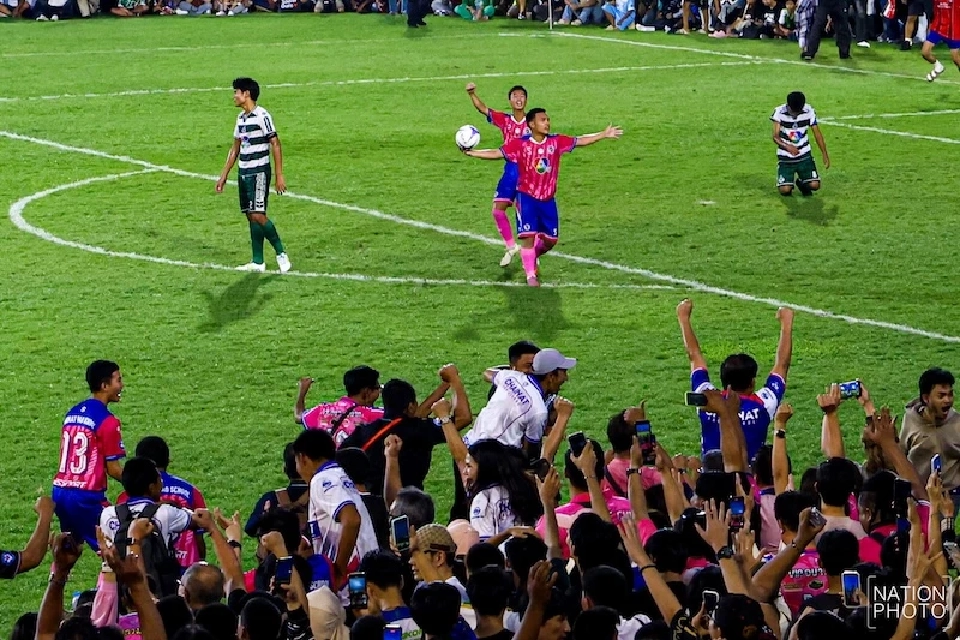 อบจ.ชัยนาท ชนะ หมอนทองวิทยา 2-1 คว้าแชมป์ฟุตบอล 7HD