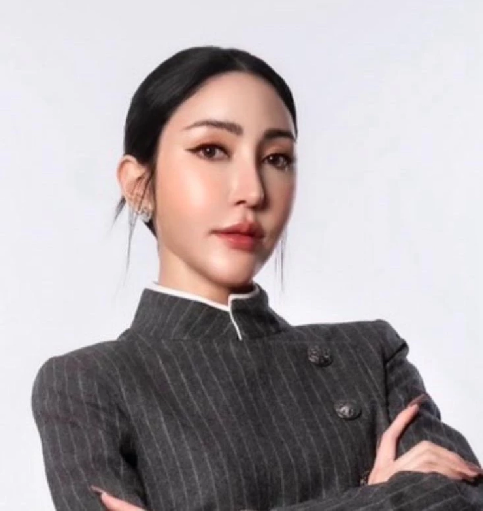 นางวิรินยา ยิมจ์ (ภรรยานายยิม เลียก)