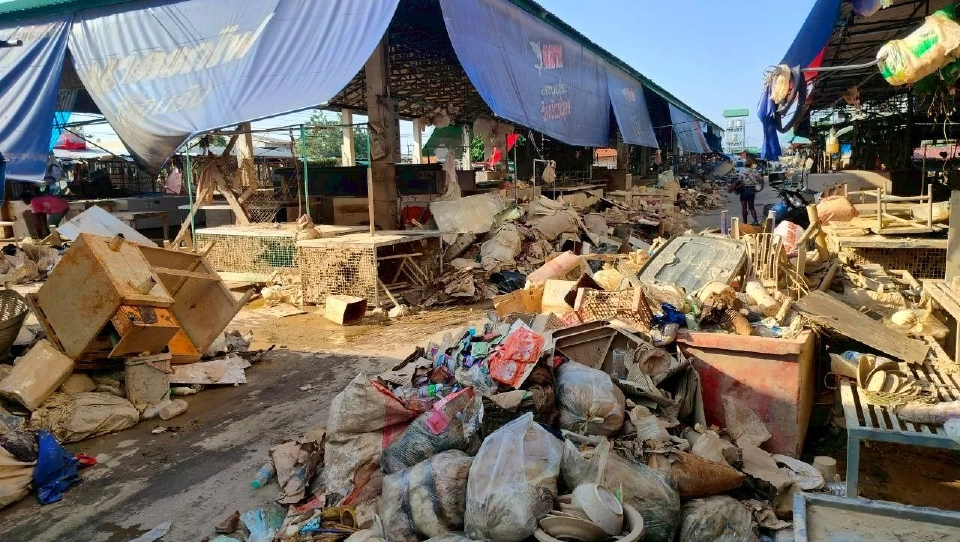 เปิดขั้นตอนฟื้นฟู 'ตลาด-โรงเรียน' หลังน้ำท่วม ต้องฆ่าเชื้อก่อนให้บริการ