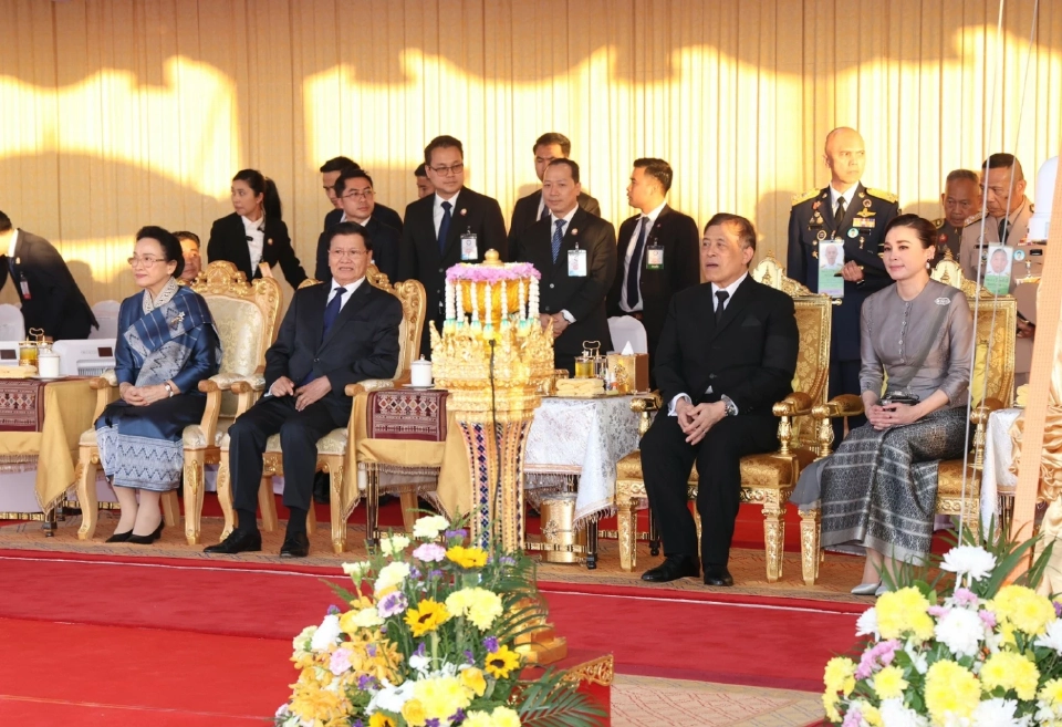 ในหลวง - พระราชินี เสด็จเปิด 'สะพานมิตรภาพไทย - ลาว แห่งที่ 5 ' บึงกาฬ - บอลิคำไซ