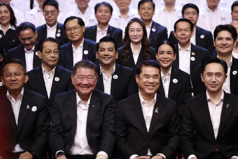 เพื่อไทยเปิดตัวคนรุ่นใหม่ "รวีภัทร์-มดเล็ก" น้องชายมดดำ-คนสนิทลงสู้ศึก
