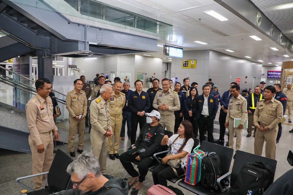 'พิพัฒน์' สั่งรฟท.เพิ่มรถไฟ 18 ขบวน รับคนเดินทางกลับบ้านปีใหม่ 2569