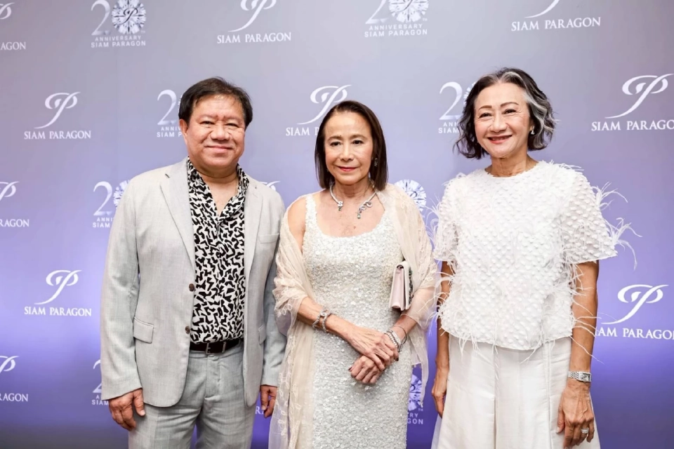 'พารากอน' ฉลอง 20 ปี รวมศิลปินดังแน่น โชว์สุดปัง โปรฯแน่นลดกว่า 25 ล้าน