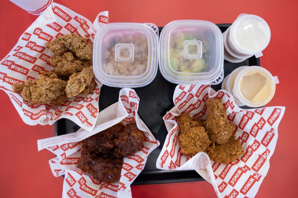 OR จับมือ OKJ เปิดไก่ทอด JOE WINGS สาขาแรก ใน PTT Station วิภาวดี 62