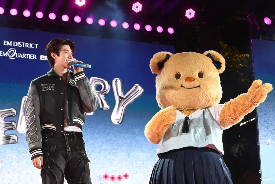 EM DISTRICT ดึง 'ซี-นุนิว-บลู พงศ์ทิวัตถ์' ฉลองใหญ่ พร้อมโปรฯกว่า 30 ล้าน