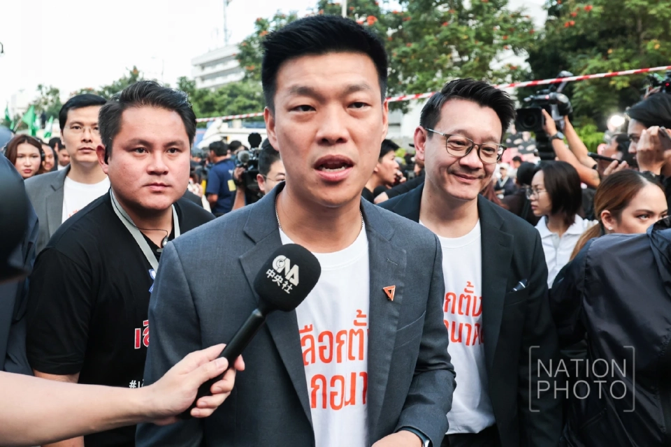 ‘เท้ง’ ยันไม่ปิดตายตั้งรัฐบาลร่วมภูมิใจไทย ลั่นเลิกใช้ ม.112 หาเสียง