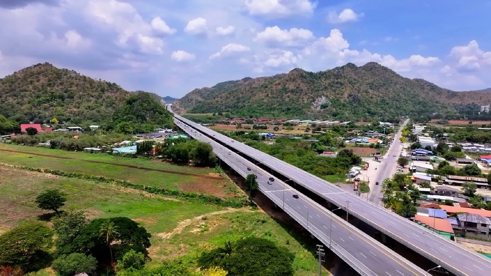 เปิดใช้มอเตอร์เวย์