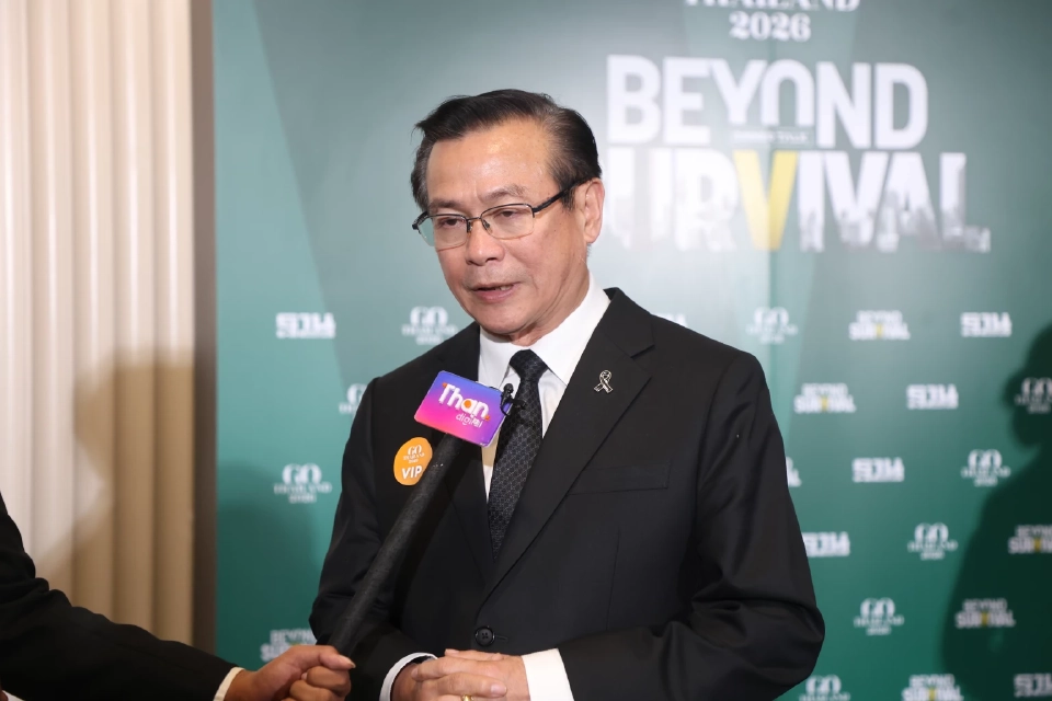 ดร.สมพร สืบถวิลกุล ประธานเจ้าหน้าที่บริหาร บริษัท ทิพย กรุ๊ป โฮลดิ้งส์ จำกัด (มหาชน) และกรรมการผู้จัดการใหญ่ บริษัท ทิพยประกันภัย จำกัด (มหาชน)