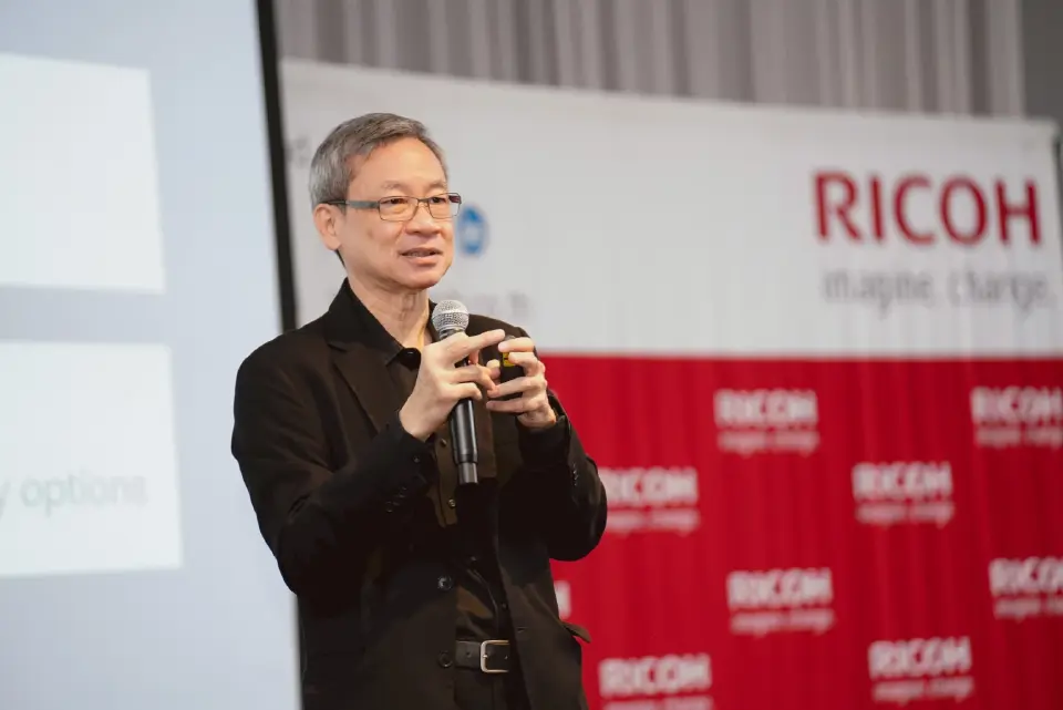 คุณศรีกรุง เจริญกรวิจิตร ประธานเจ้าหน้าที่ฝ่ายเทคโนโลยีของริโก้