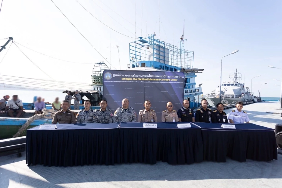 ทร. ยึดเรือน้ำมันเถื่อน 2.2 แสนลิตร กลางอ่าวไทย เร่งไล่ล่าคนบงการ