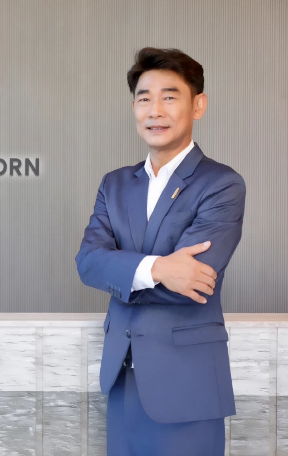 สุนทร สถาพร 