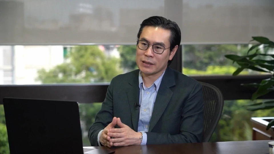 บุรินทร์ อดุลวัฒนะ กรรมการผู้จัดการและ Chief Economist ของ ศูนย์วิจัยกสิกรไทย