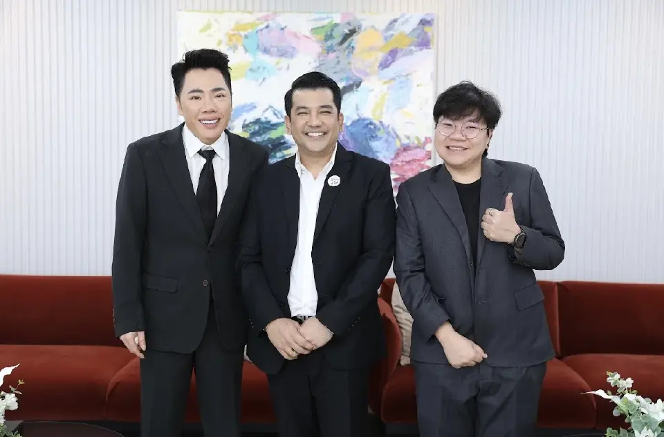 เพื่อไทยเปิดตัวคนรุ่นใหม่ "รวีภัทร์-มดเล็ก" น้องชายมดดำ-คนสนิทลงสู้ศึก